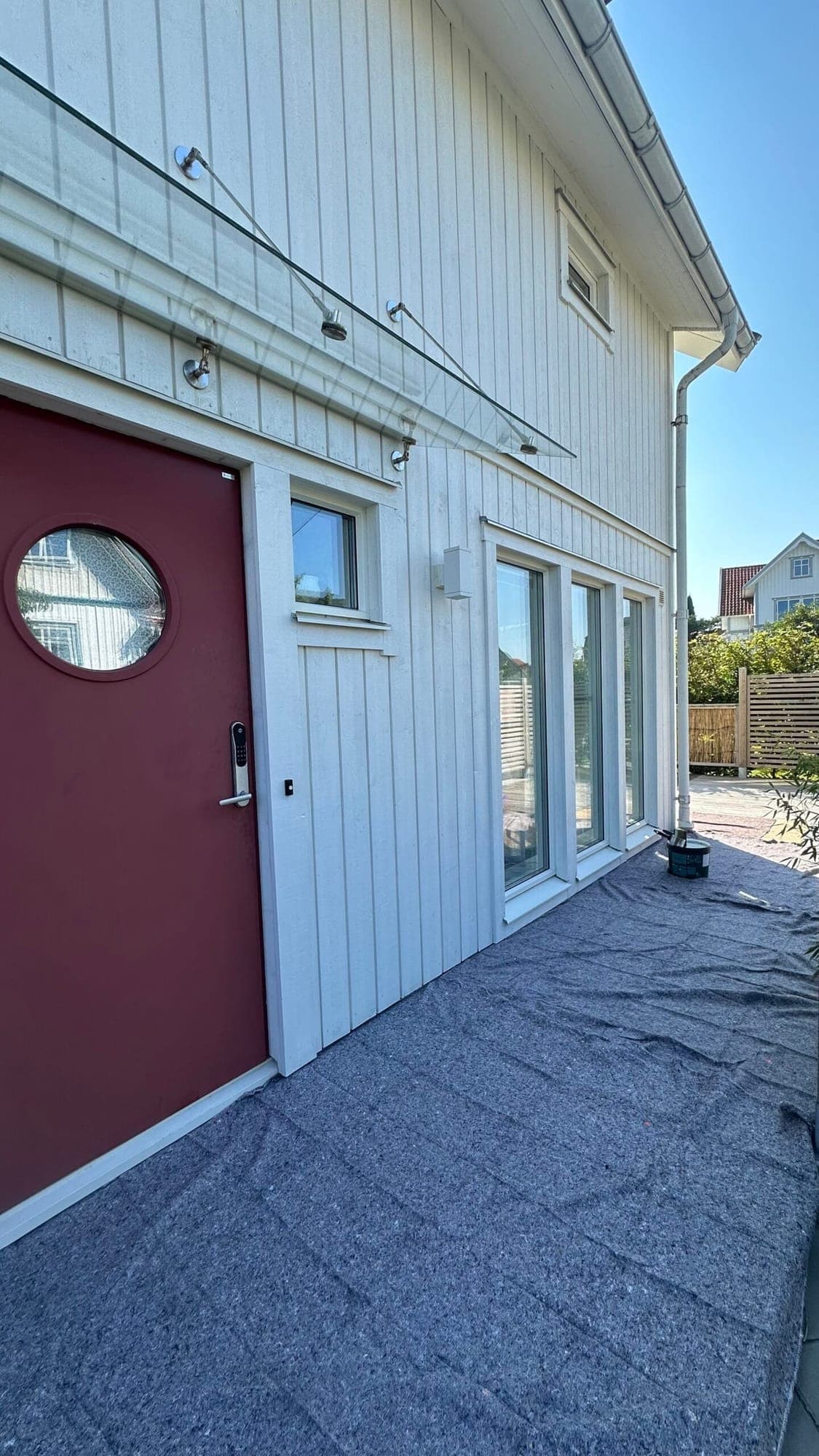 Fasadmålning på Hönö, bild 4 av 8
