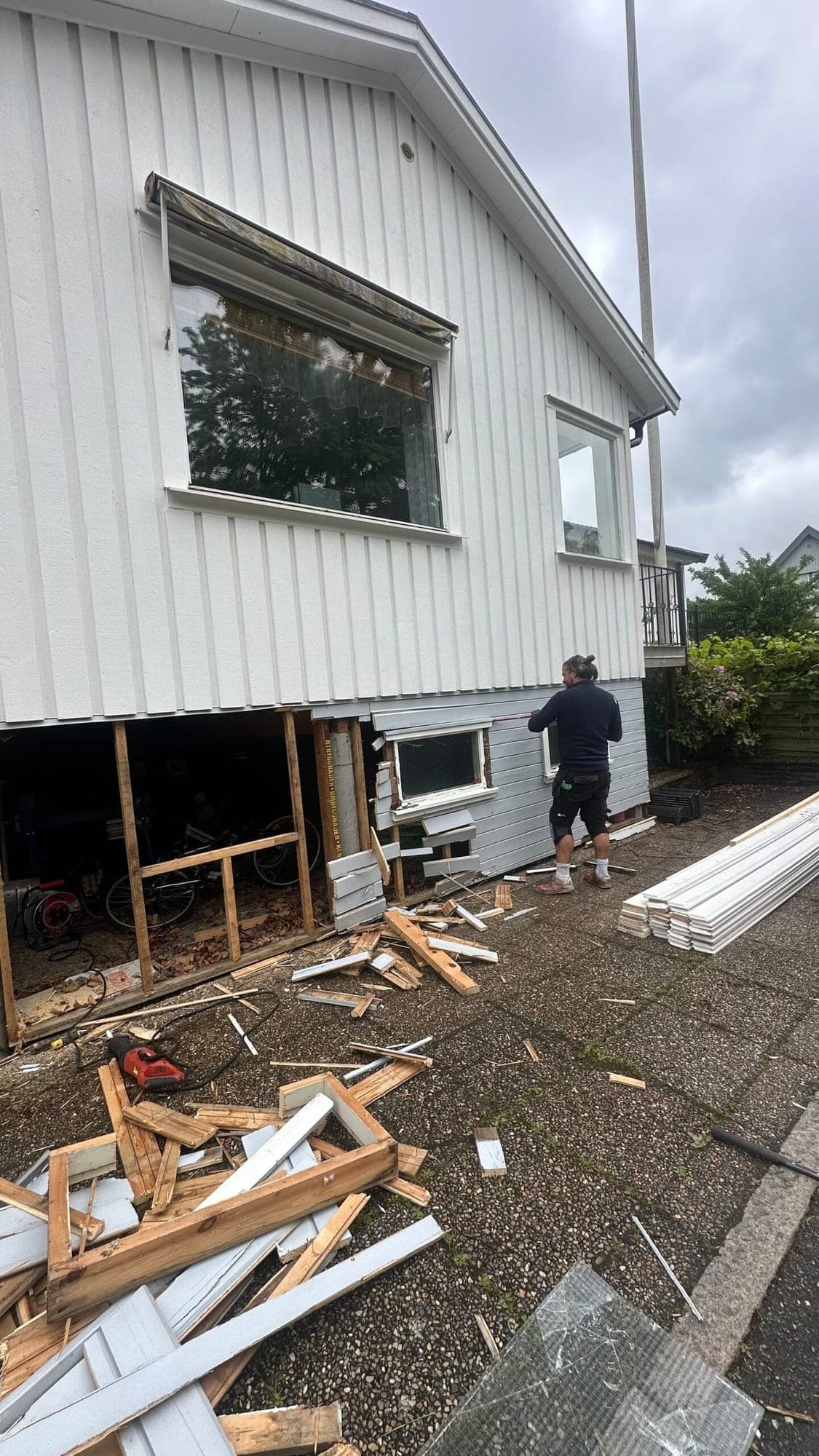 Fasadrenovering i Utby, bild 8 av 12