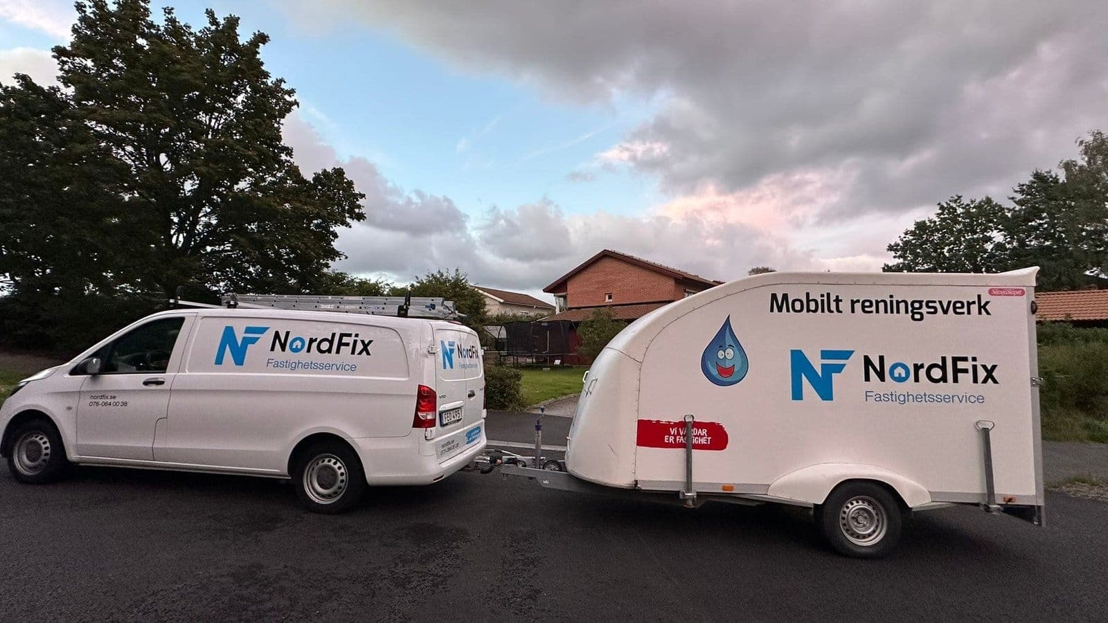 NordFix servicebil med släpvagn för mobilt reningsverk