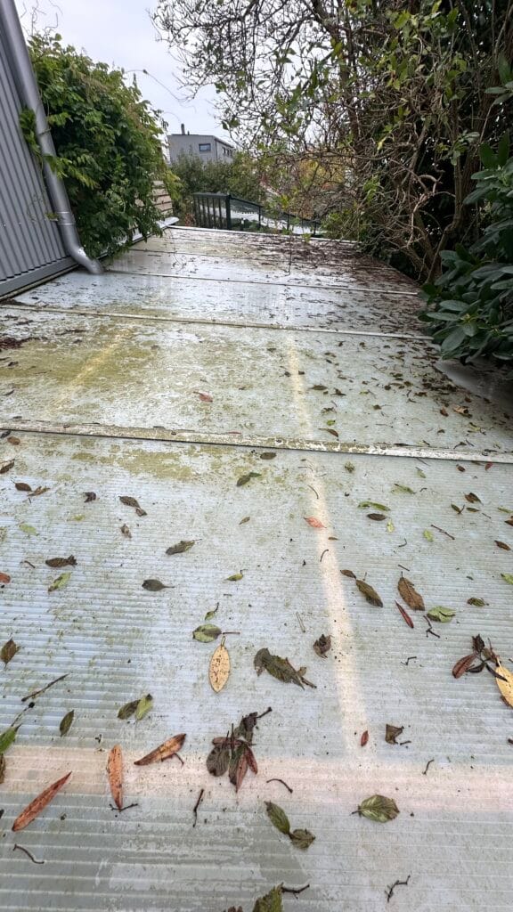 Tvätt av pergola tak med SoftWash i Göteborg