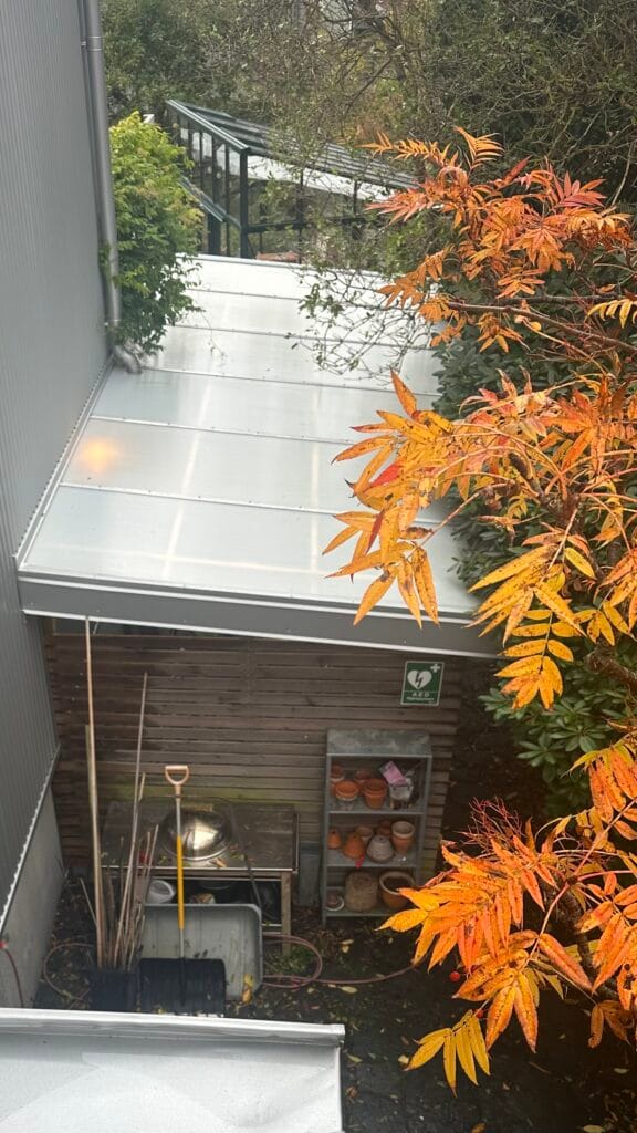 Tvätt av pergola tak med SoftWash i Göteborg
